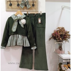 Conjunto blusa y pantalón...