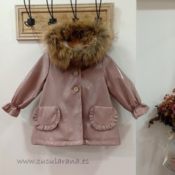 Charol evase capucha pelo rosa nude