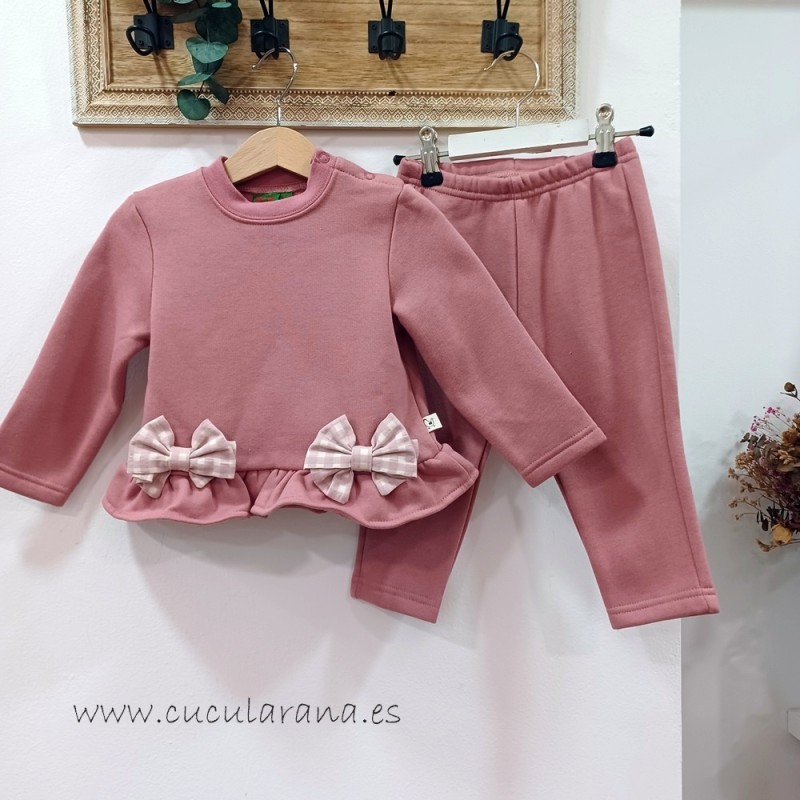 Conjunto niña chándal rosa nude lazo vichy de kiz