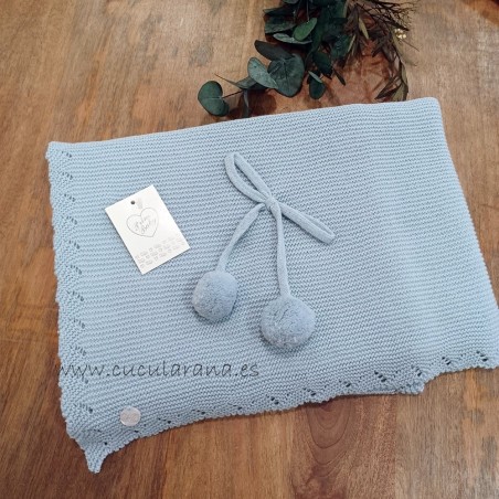 Mantita de bebe dos pompones azul