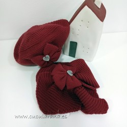 Boina con cuello de punto granate