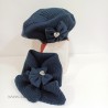 Boina con cuello de punto azul marino