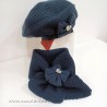 Boina con cuello de punto azul marino