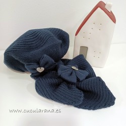 Boina con cuello de punto azul marino