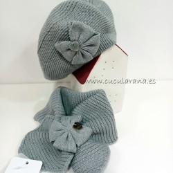 Boina con cuello de punto gris claro