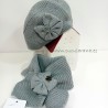 Boina con cuello de punto gris claro