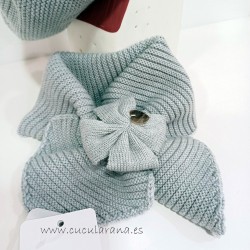 Boina con cuello de punto gris claro