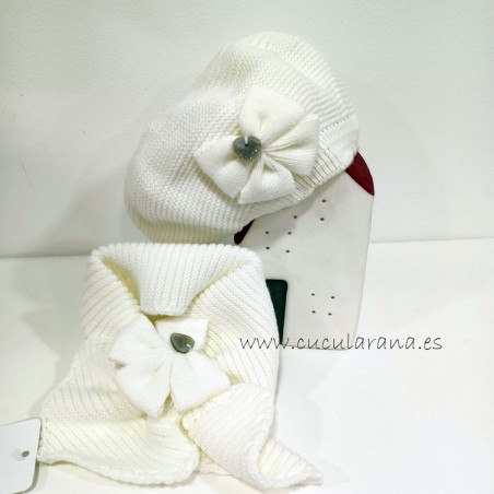 Boina con cuello de punto beige