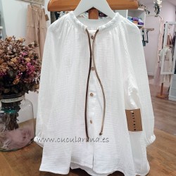 blusa bambula crudo cuello cordón