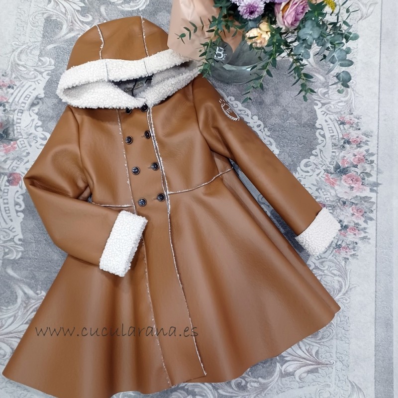 Abrigo capa camel de noma fernandez