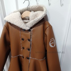 Abrigo capa camel de noma fernandez