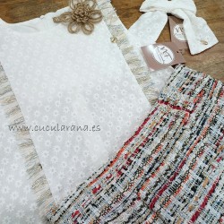 Noma Fernandez blusa y falda plisada yuca