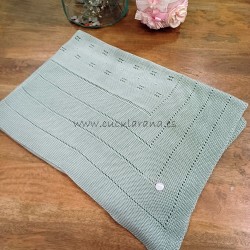 Manta bebe verde calada