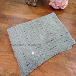 Manta bebe verde calada