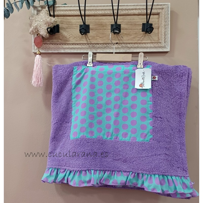 Toalla niña malva rosa malva lunares