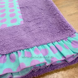 Toalla niña malva rosa malva lunares