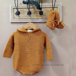 Cesar Blanco Pelele capucha mostaza