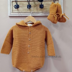 Cesar Blanco Pelele capucha mostaza