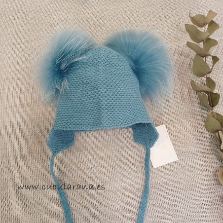 Gorro DOS POMPONES TURQUESA de PELO NATURAL de CARMEN TABENER