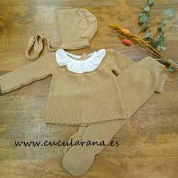 Conjunto de bebe de PRIMERA PUESTA CAMEL de CESAR BLANCO