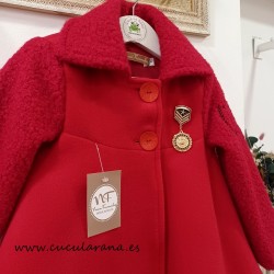 Noma Ferandez abrigo capa rojo